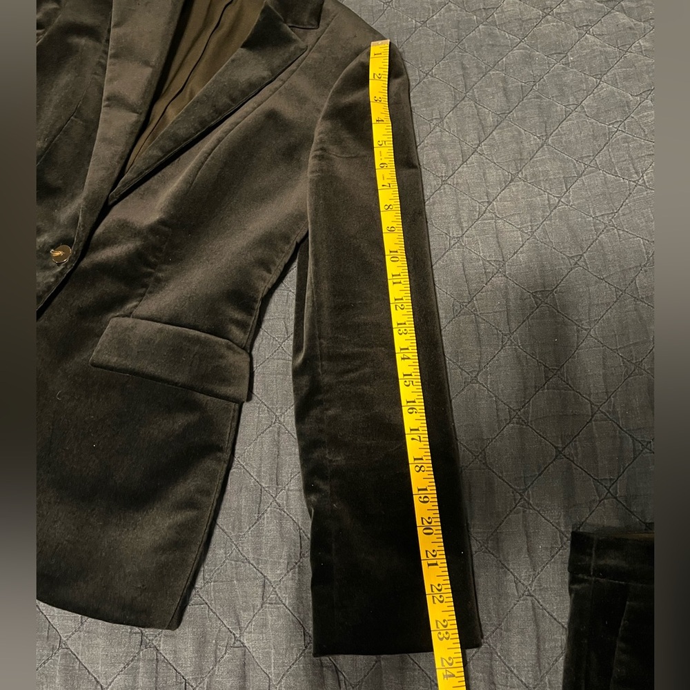 Theory Elegant Velvet Blazer and Pants Set, Size 6 - Picture 6 of 17